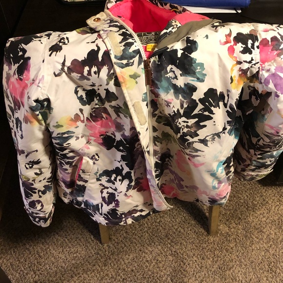 Snowboarding Jacket - Picture 2 of 5